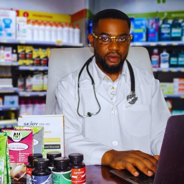 Je suis le 𝗗𝗿 𝗣𝗮𝘁𝗿𝗶𝗰𝗸 𝗡𝗚𝗔𝗟𝗘𝗨, médecin des hôpitaux